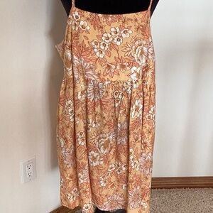 Wallflower lightweight peach floral dress with adjustable straps. Women’s XL